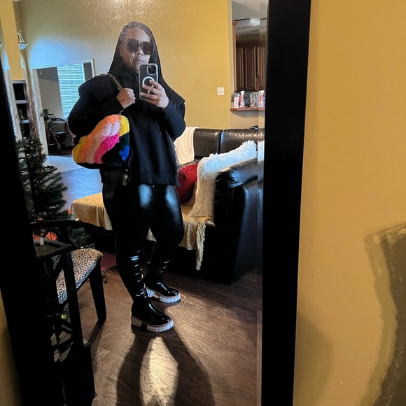 Meet your Posher, Deshawn - Picture 6 of 6